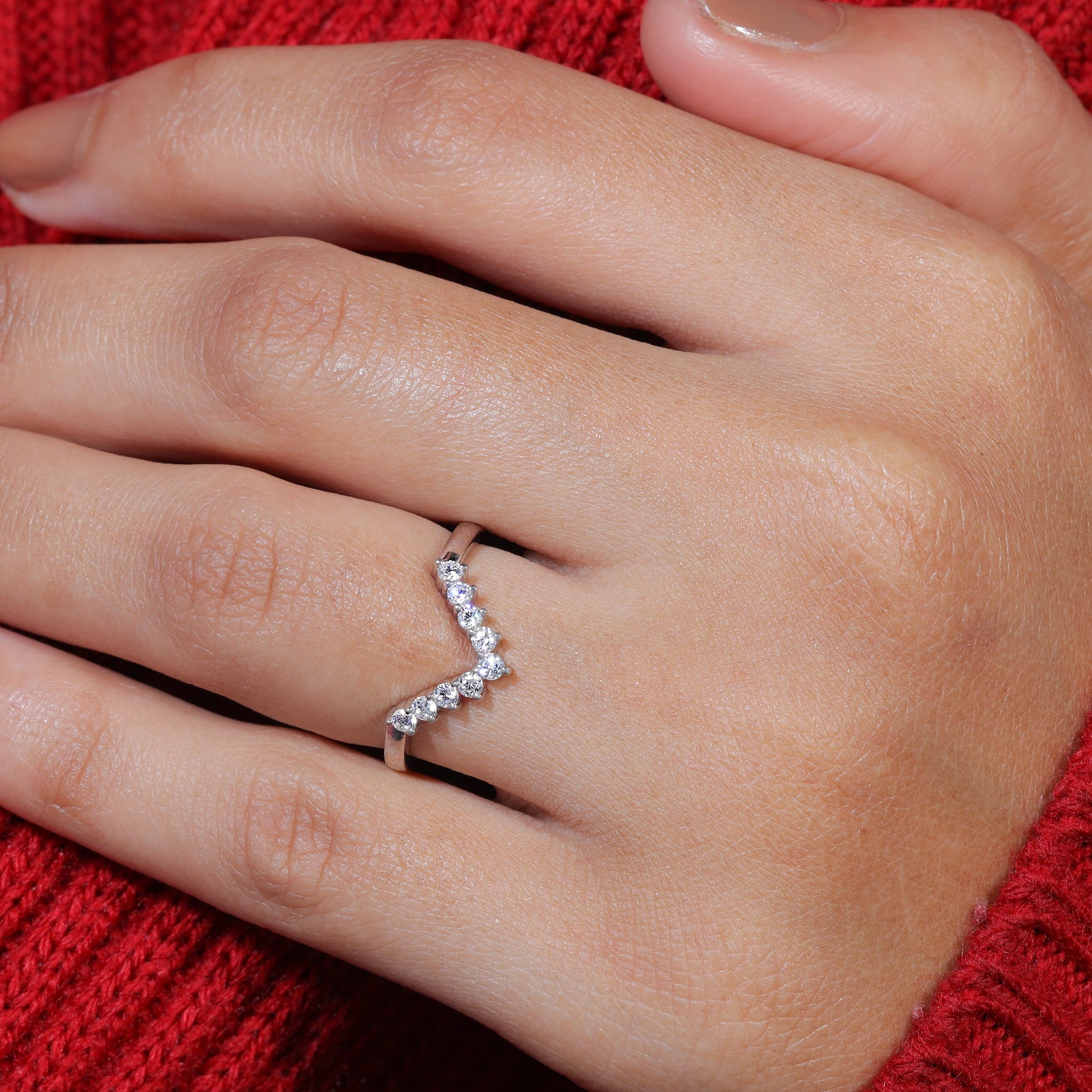 Round Cut Moissanite Chevron Matching Wedding Band