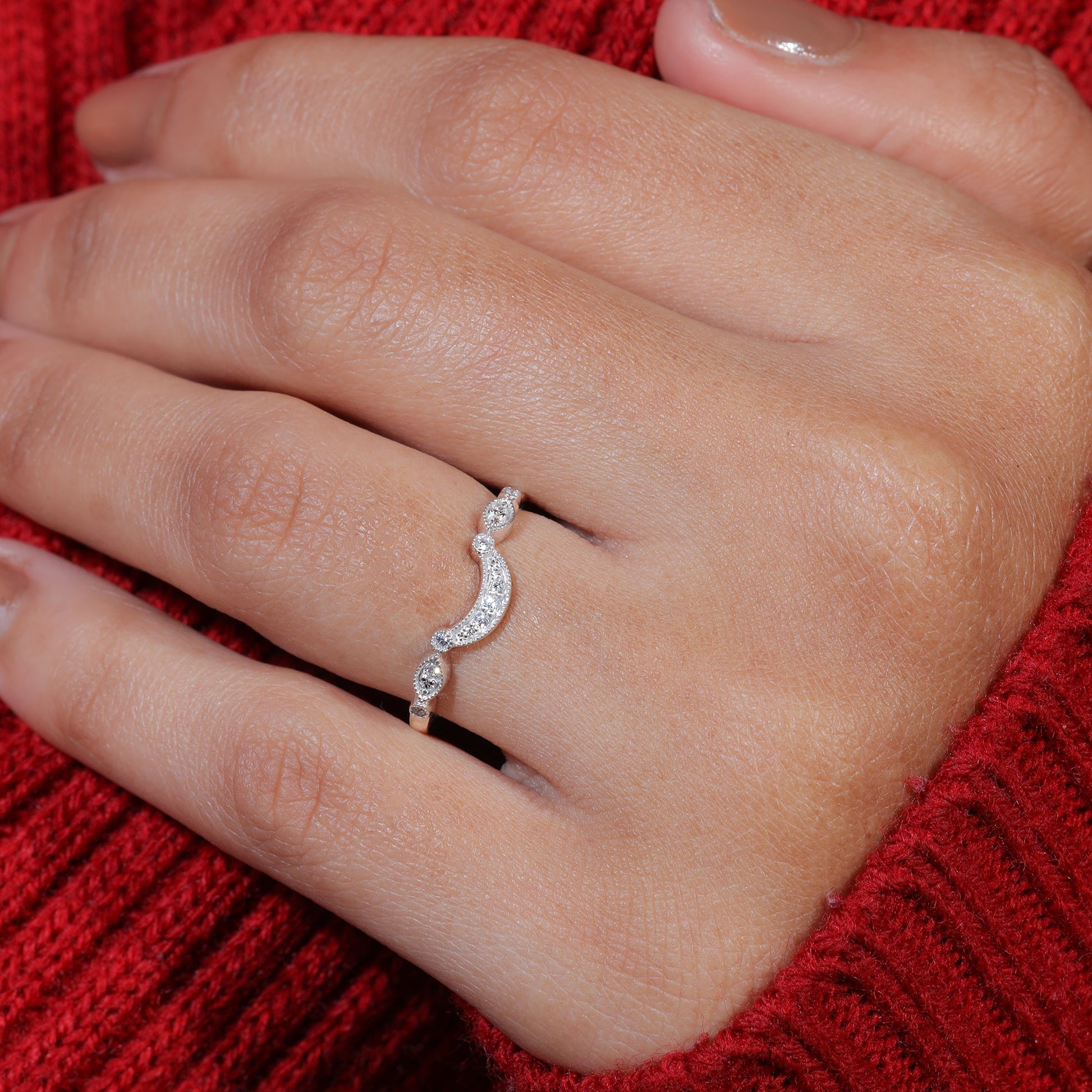 Round Moissanite Vintage Curved Matching Wedding Band