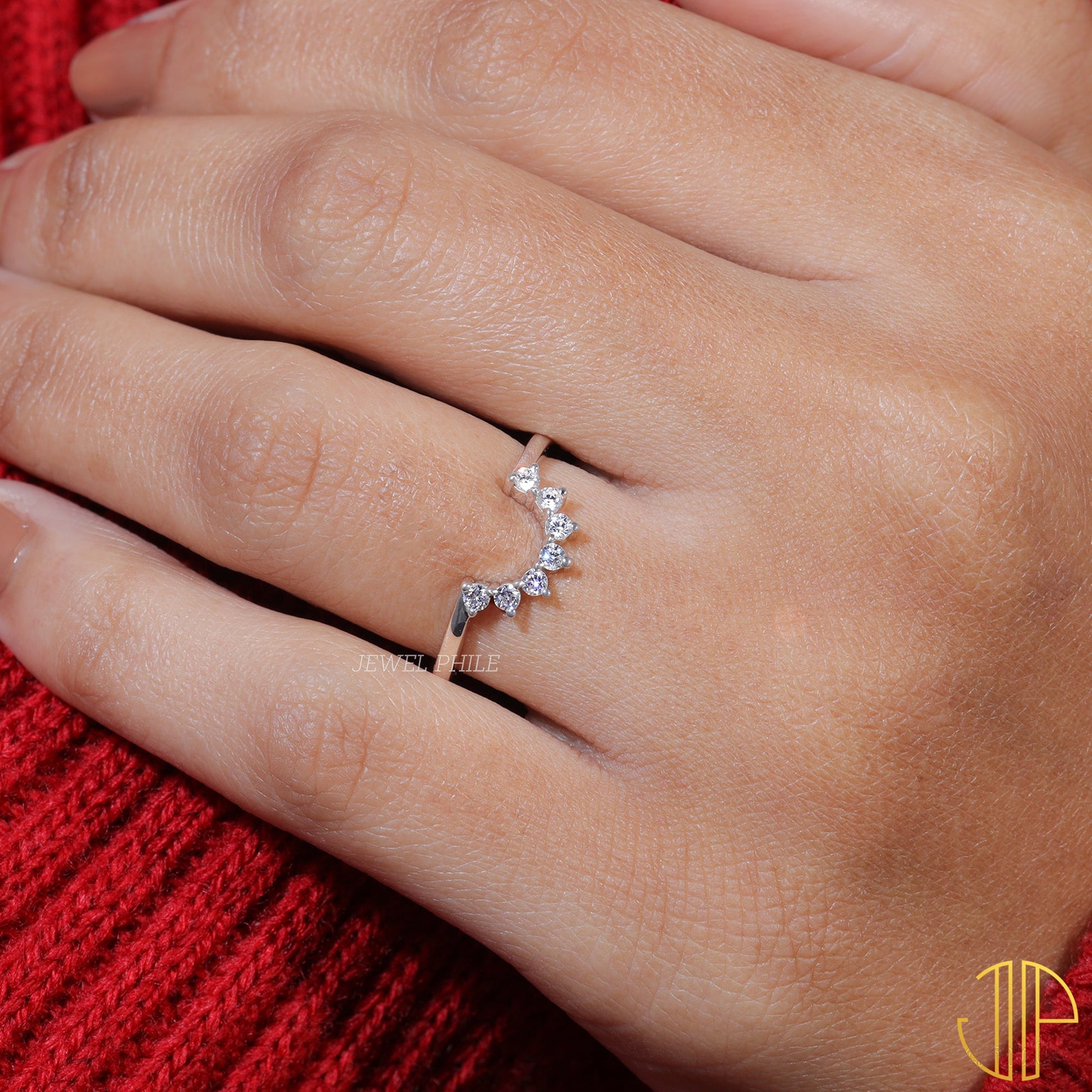 Round Cut Moissanite Curved Art Deco Wedding Band