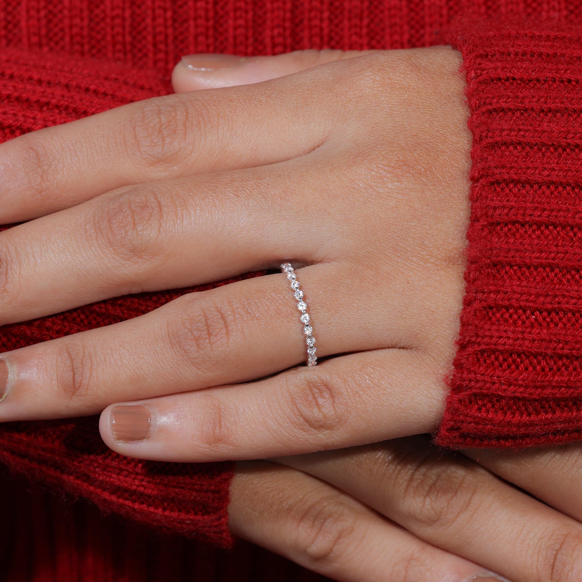 Round Cut Moissanite Shared Prong Set Wedding Band