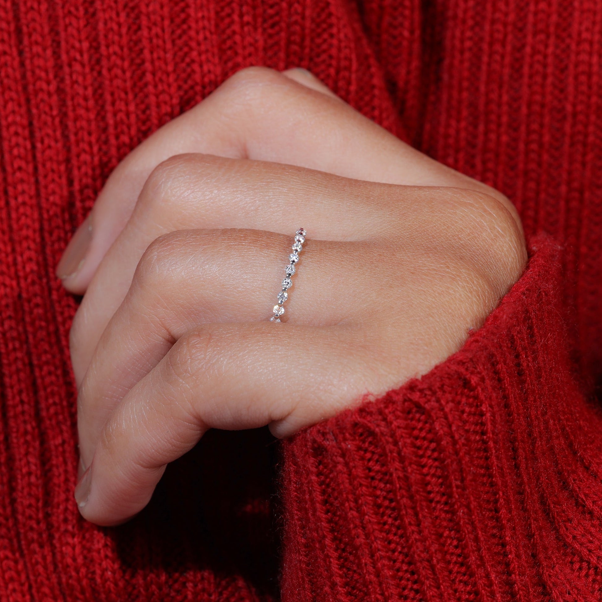 Round Cut Moissanite Shared Prong Set Wedding Band