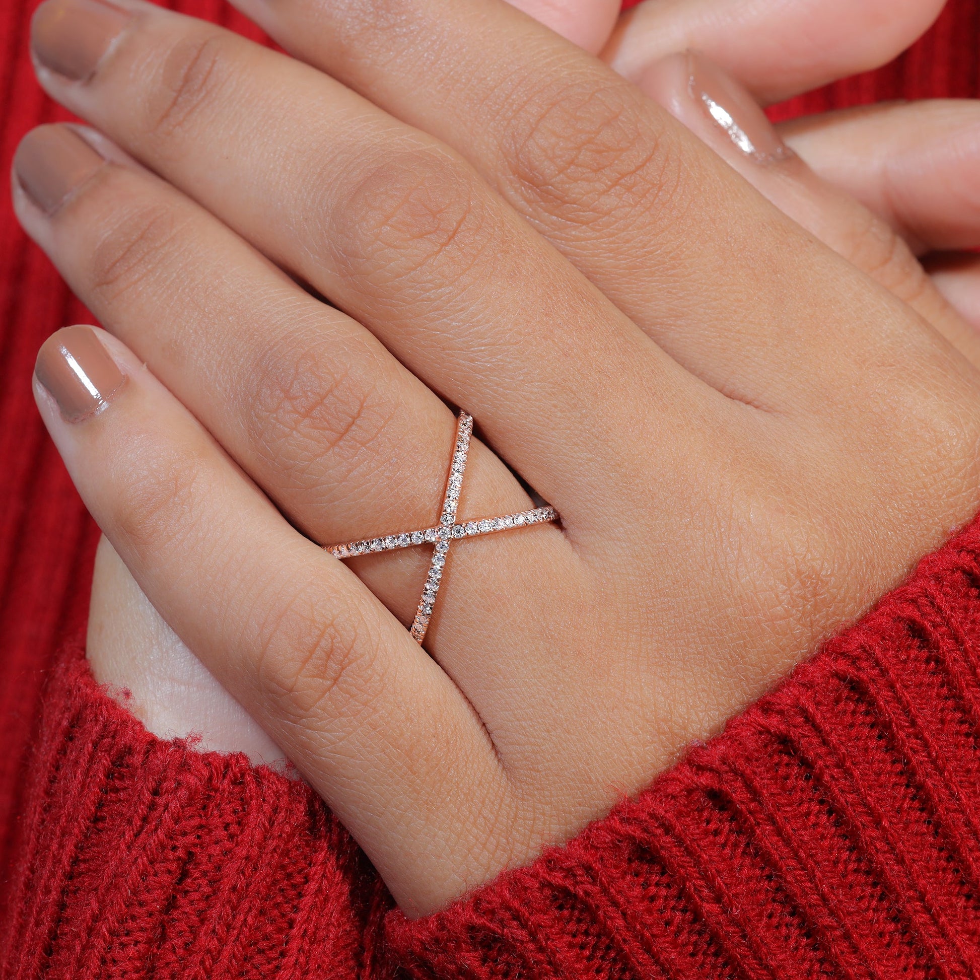Round Moissanite Set Criss Cross Dainty Ring