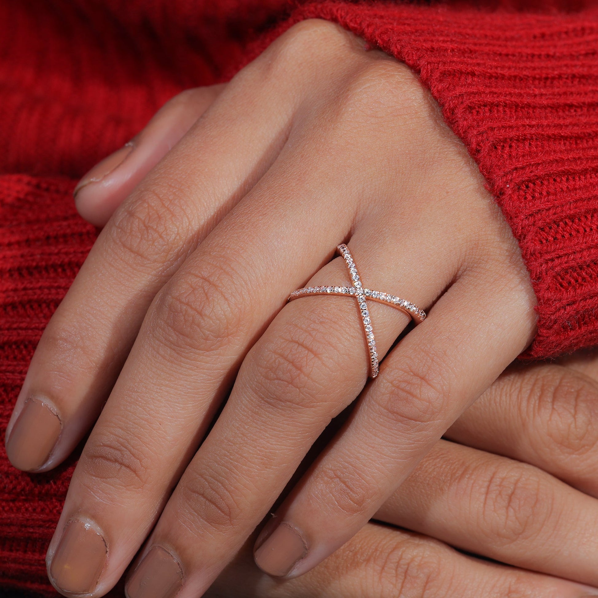 Round Moissanite Set Criss Cross Dainty Ring