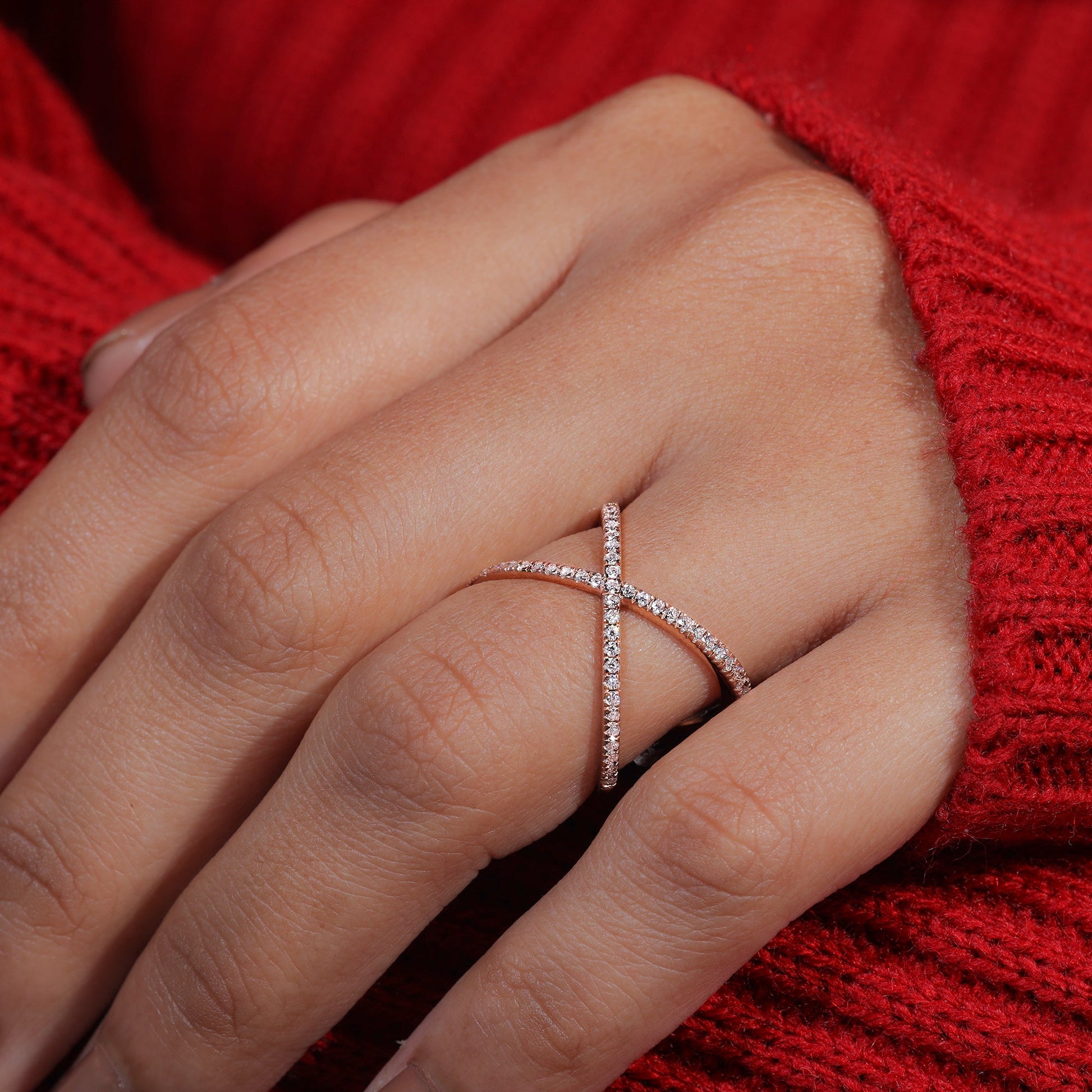 Round Moissanite Set Criss Cross Dainty Ring