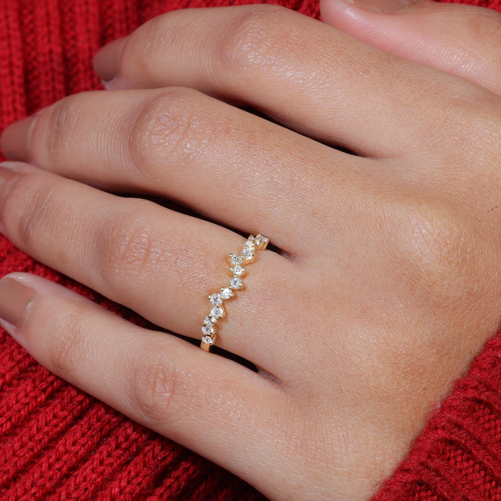 Round Cut Moissanite Vintage Minimalist Wedding Band