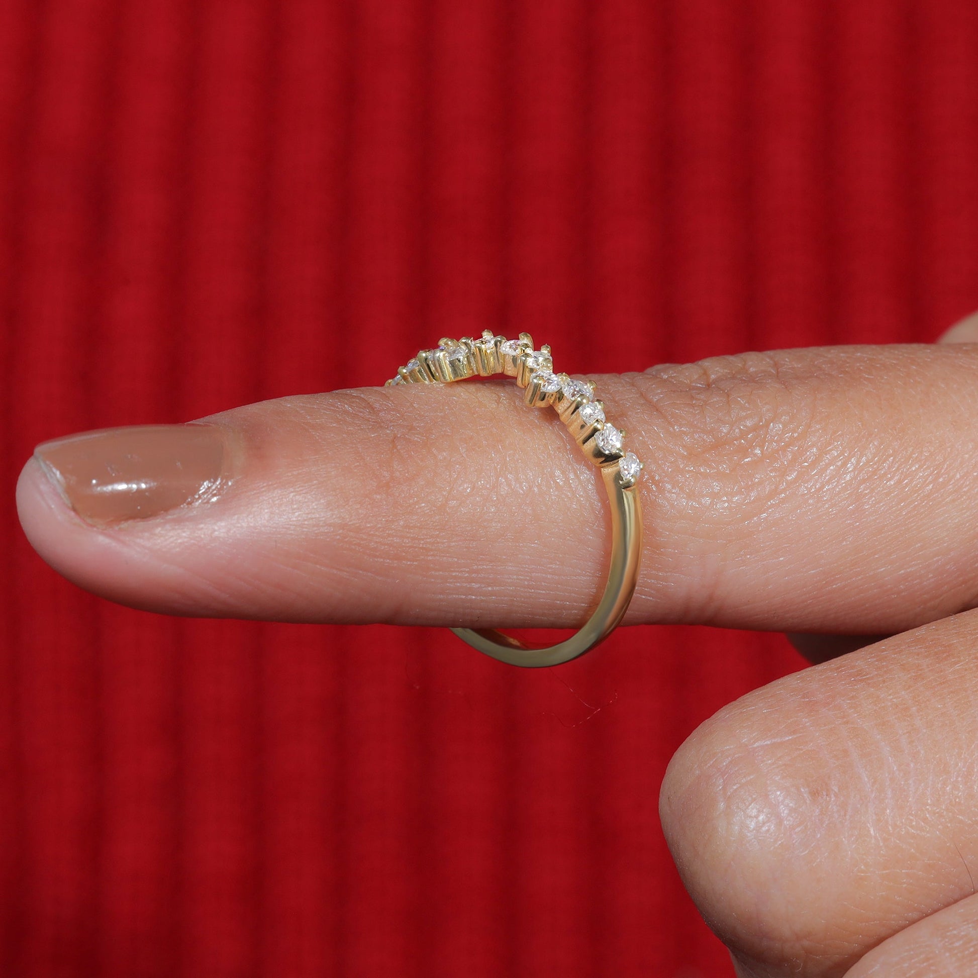 Round Cut Moissanite Vintage Minimalist Wedding Band