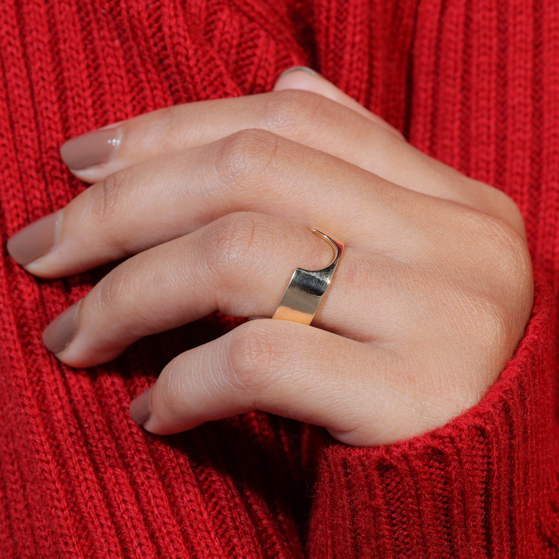 Classic Curved Wedding Band