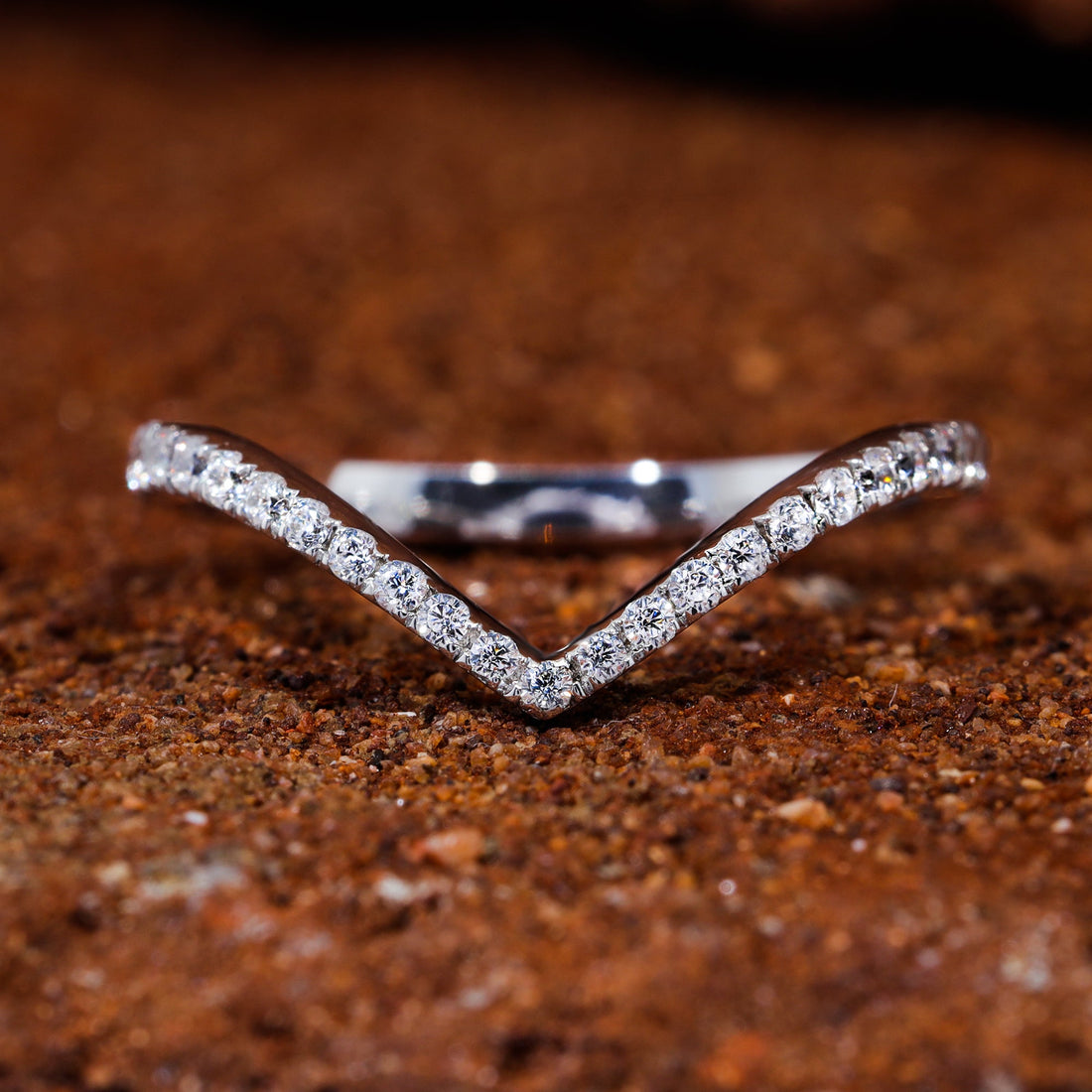 Round Moissanite Set V Shape Curved Stackable Band