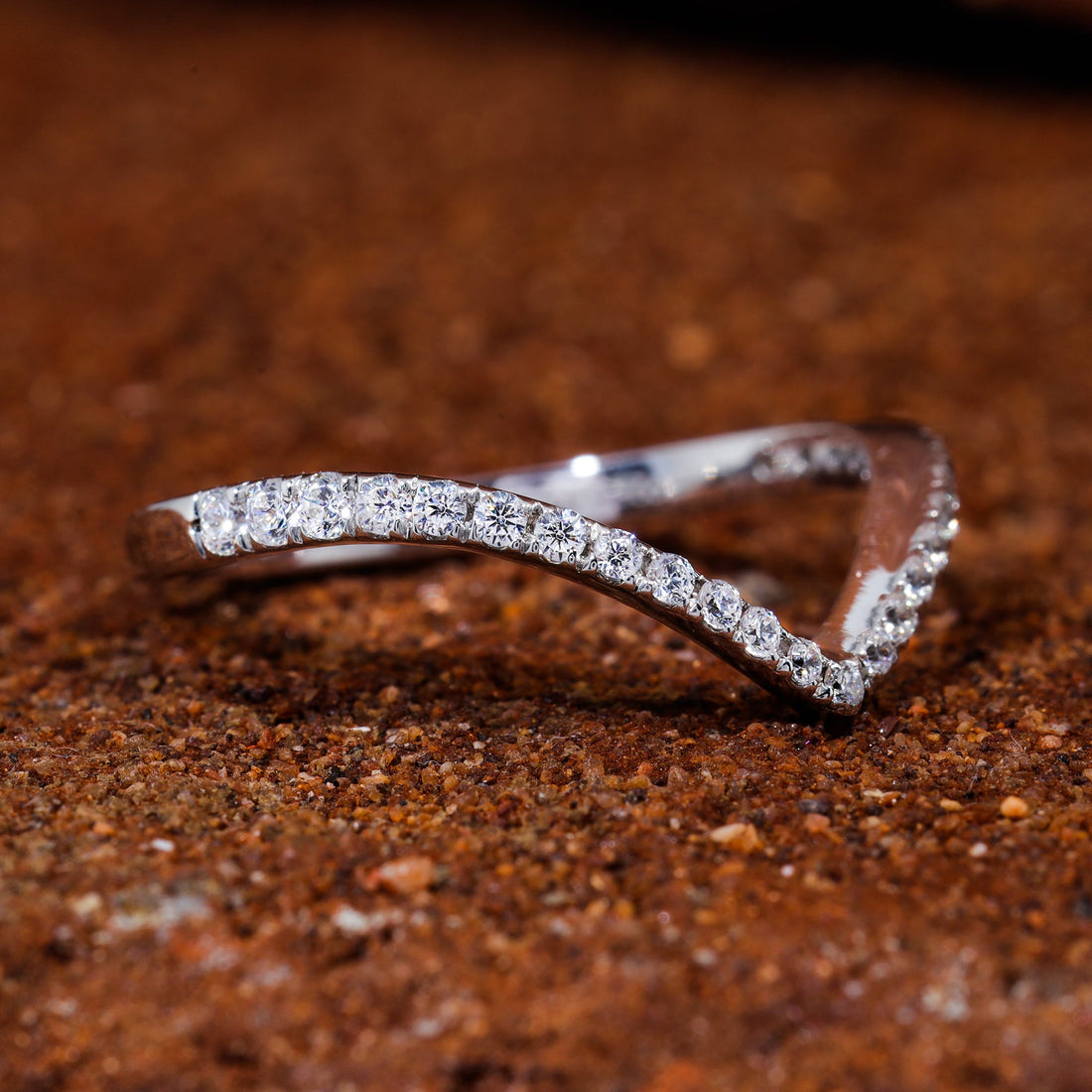 Round Moissanite Set V Shape Curved Stackable Band