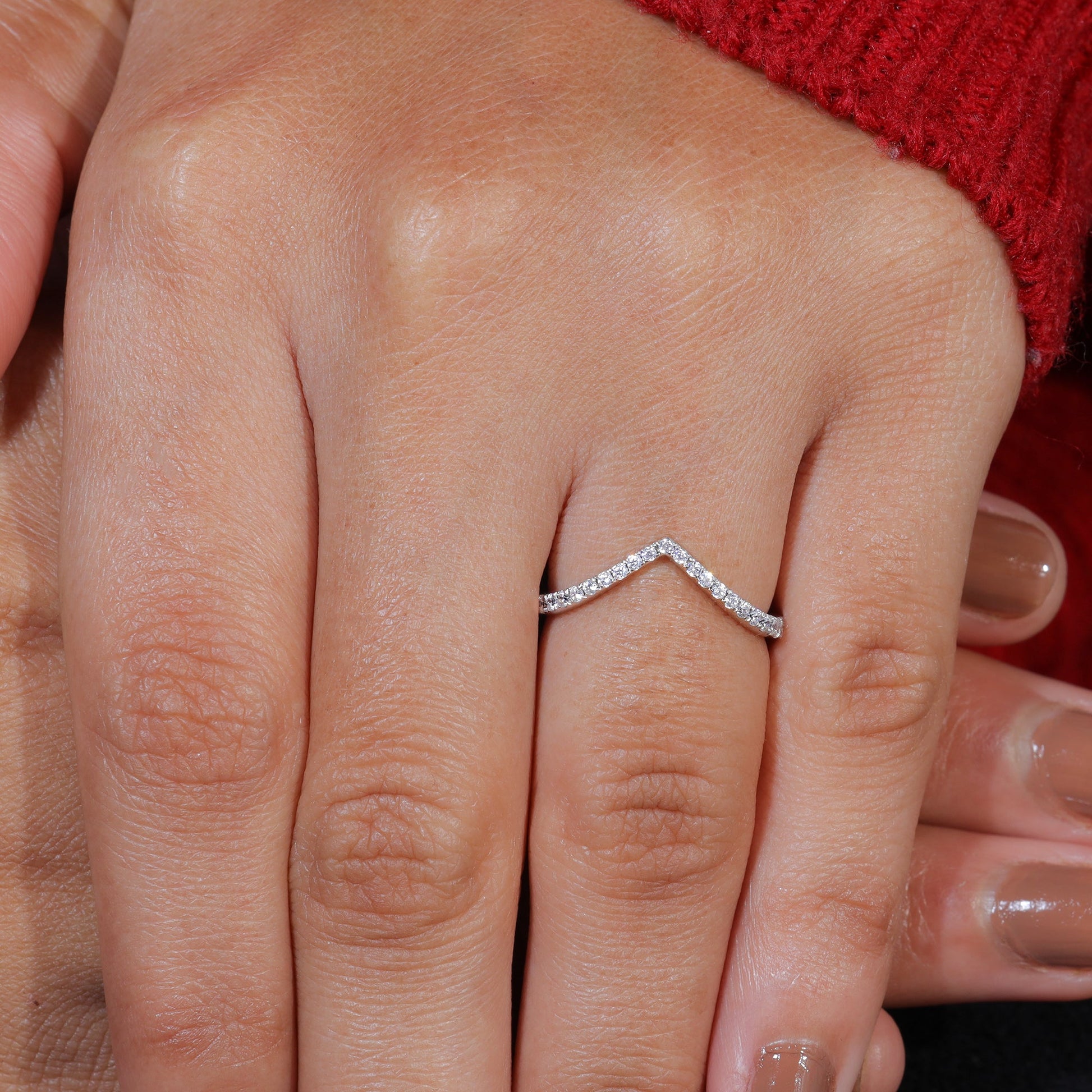 Round Moissanite Set V Shape Curved Stackable Band