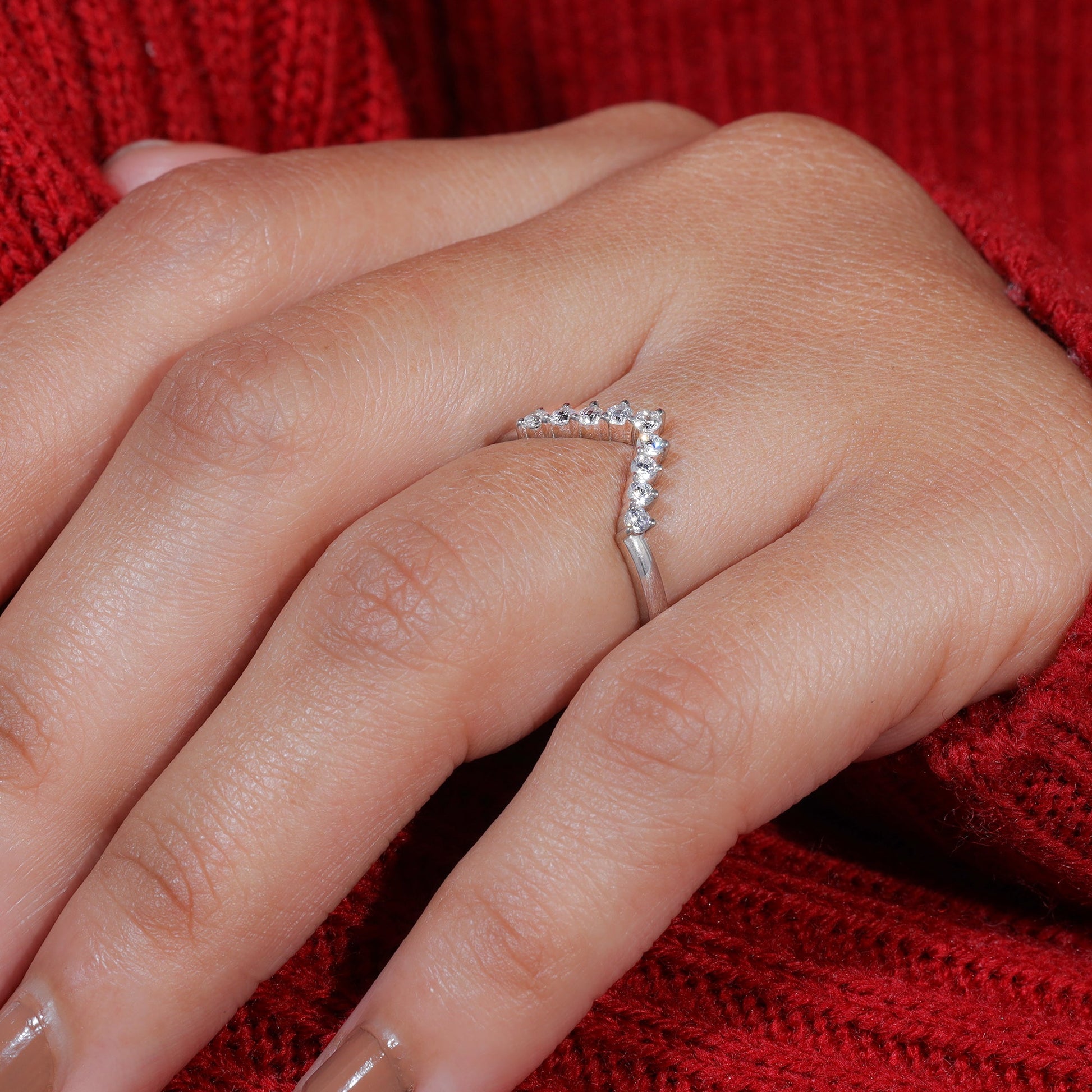 Round Cut Moissanite Chevron Matching Wedding Band