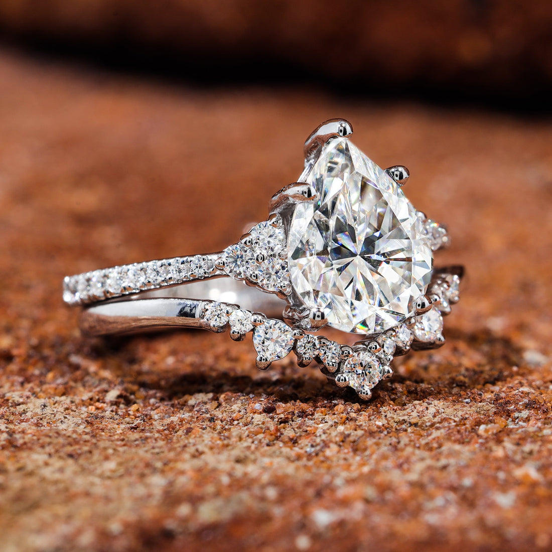 Pear Cut Moissanite Curved Engagement Ring Set