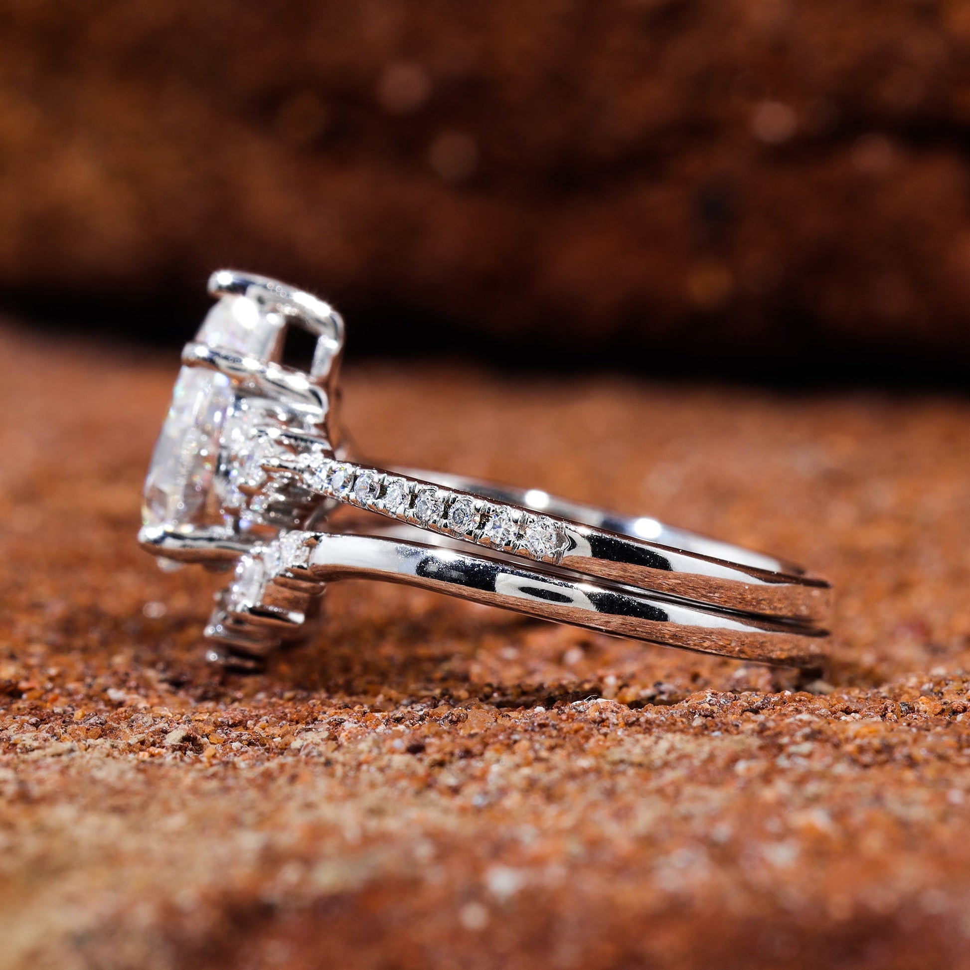 Pear Cut Moissanite Curved Engagement Ring Set
