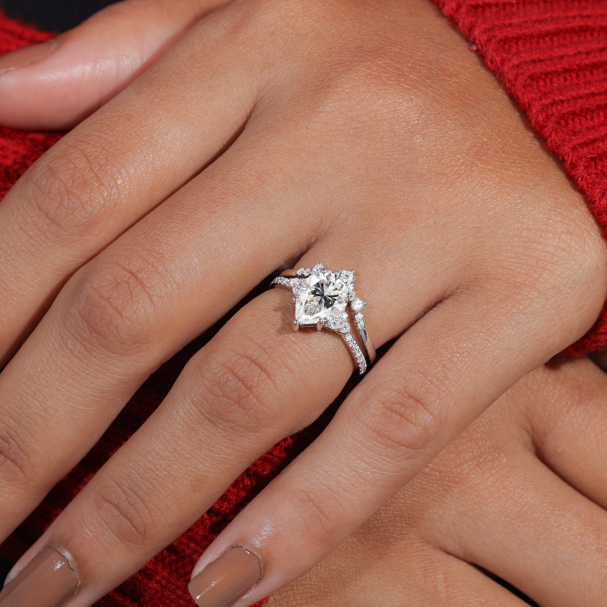 Pear Cut Moissanite Curved Engagement Ring Set