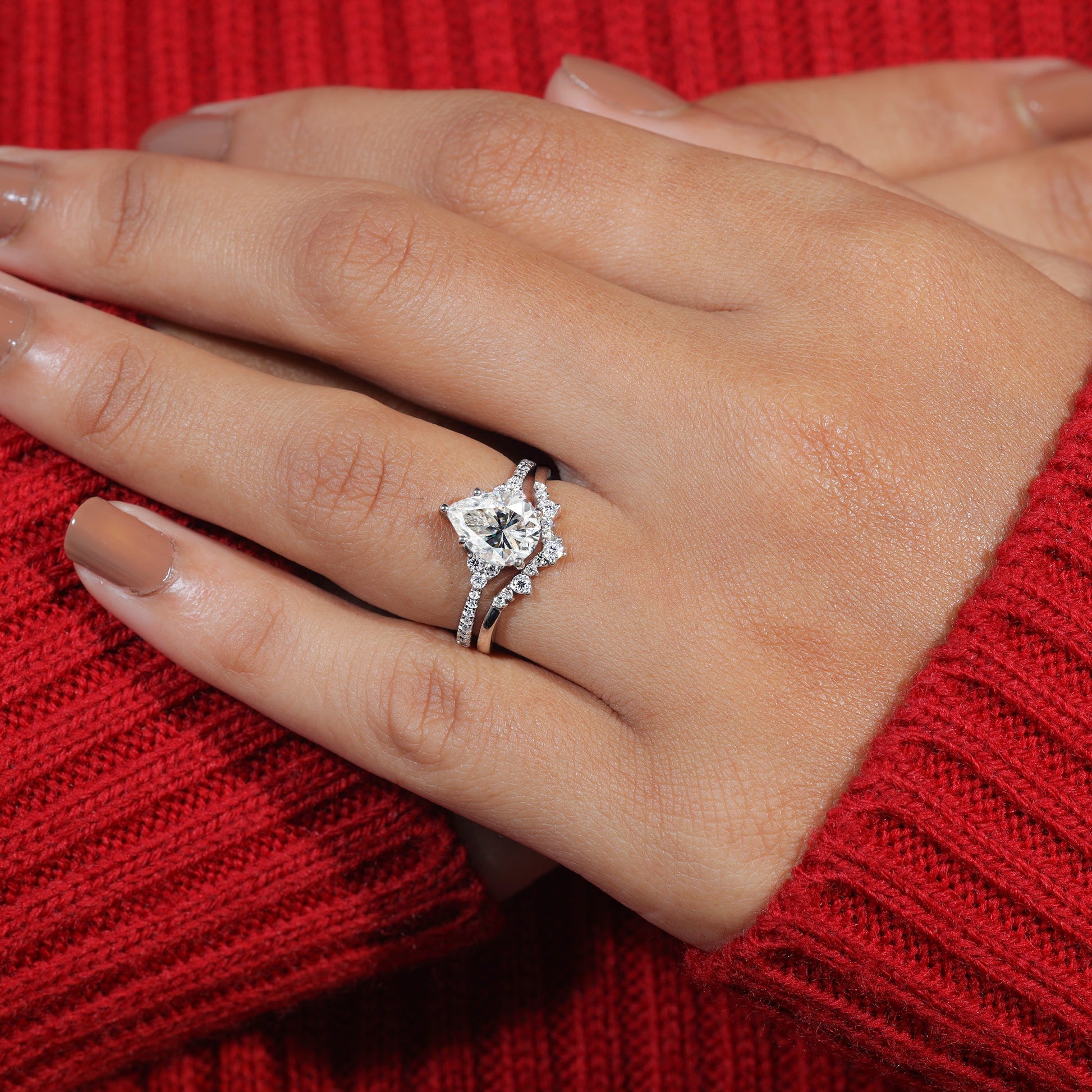 Pear Cut Moissanite Curved Engagement Ring Set