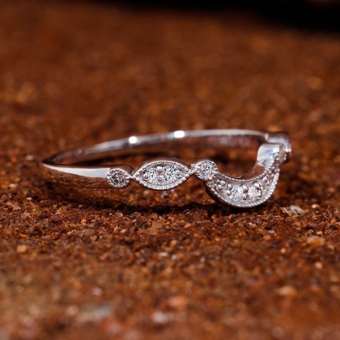 Round Moissanite Vintage Curved Matching Wedding Band