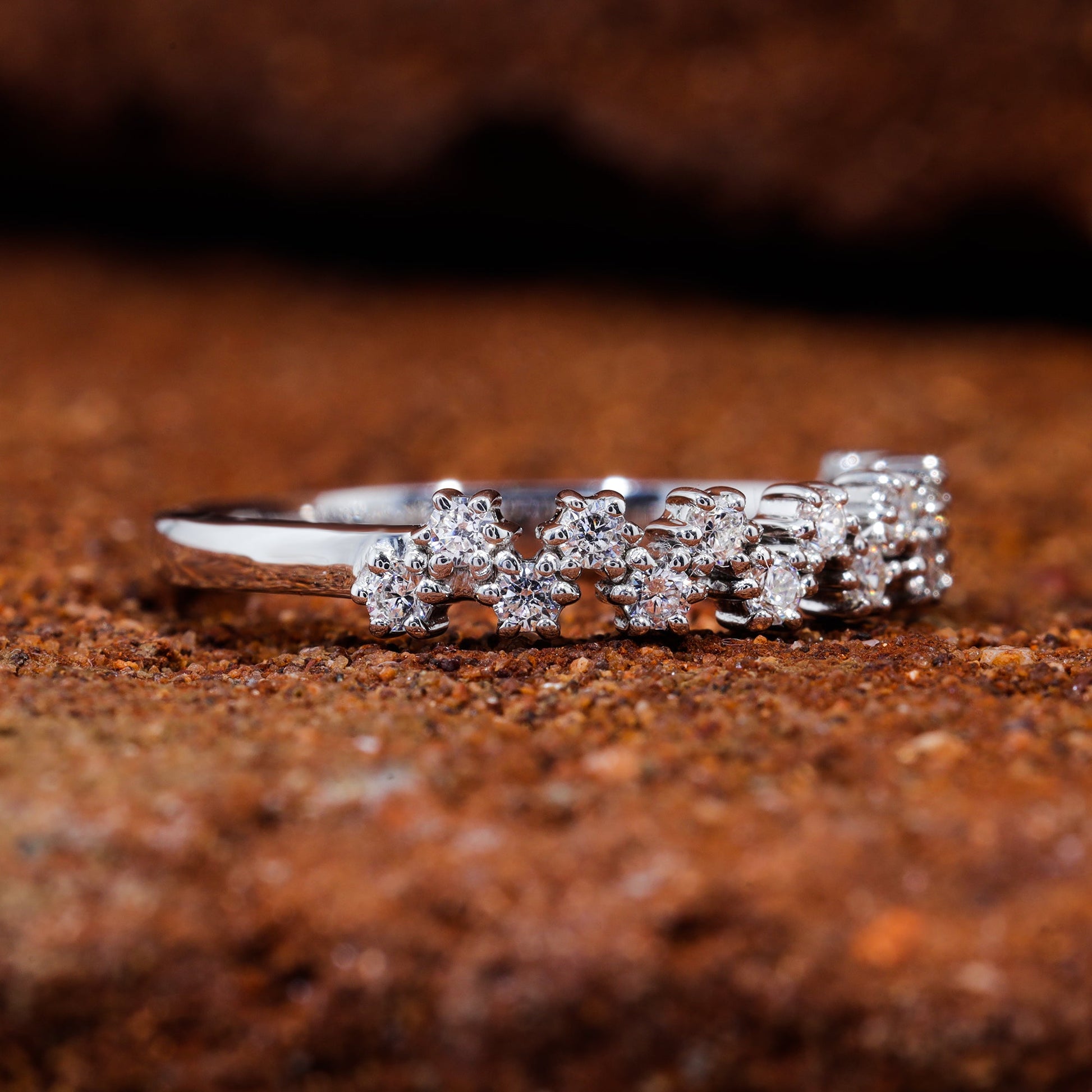 Round Moissanite Set Zig Zag Wedding Band