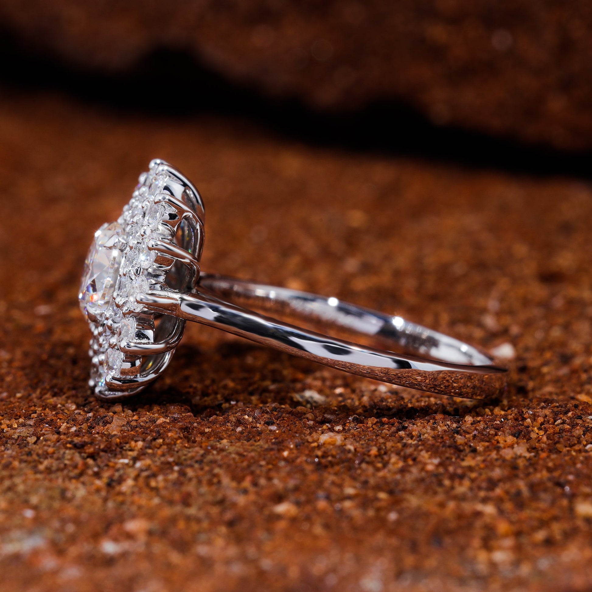 Brilliant Round Cut Moissanite Unique Wedding Rong