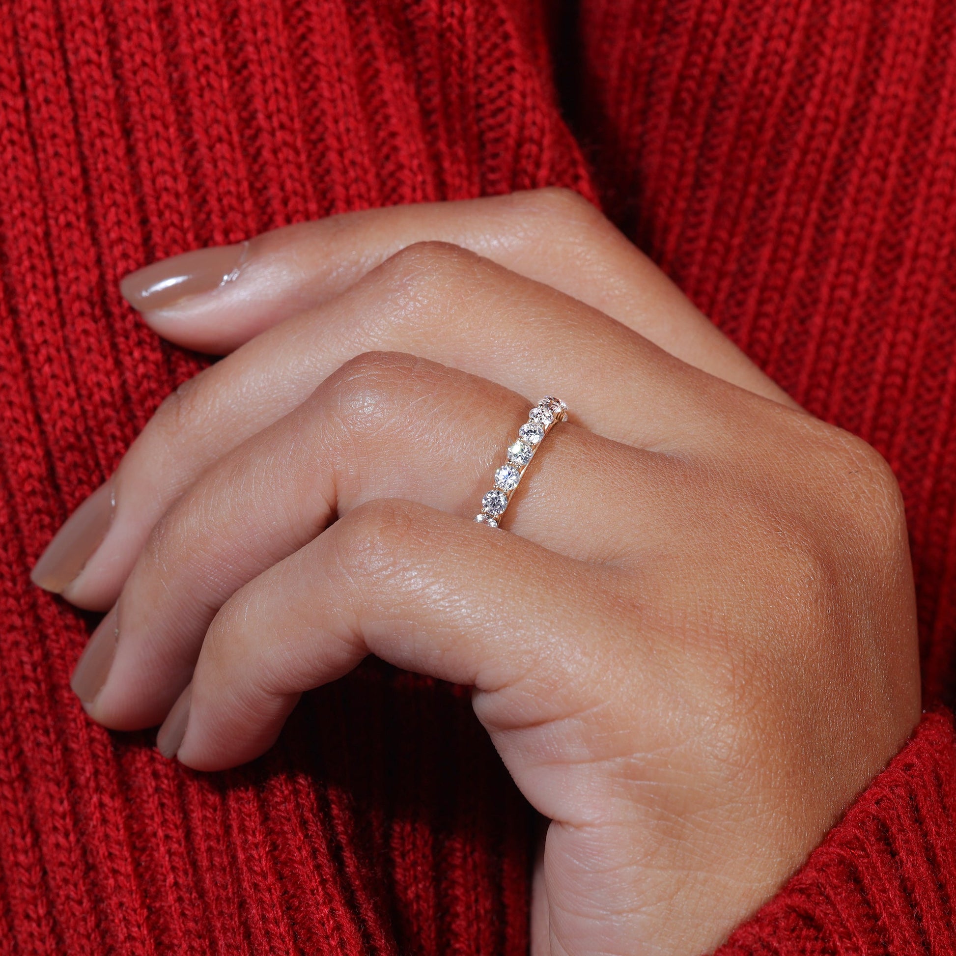 U-Prong Set Round Cut Moissanite Stackable Wedding Band