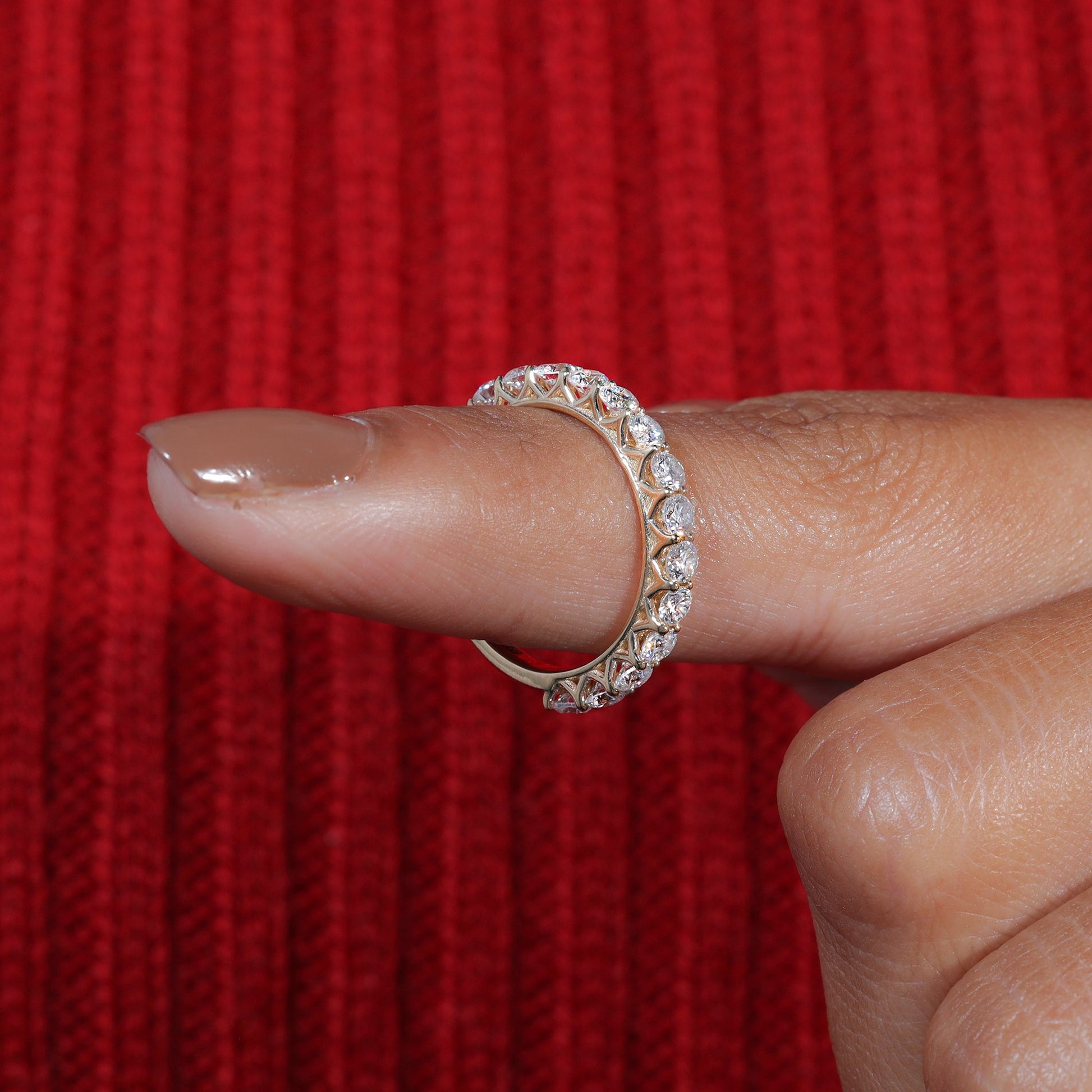U-Prong Set Round Cut Moissanite Stackable Wedding Band