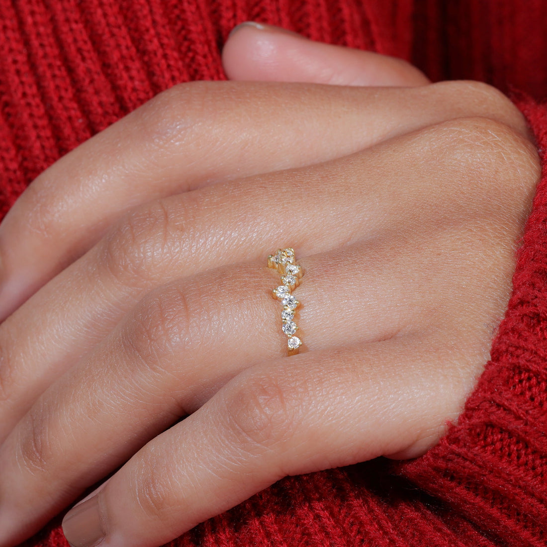 Round Cut Moissanite Vintage Minimalist Wedding Band