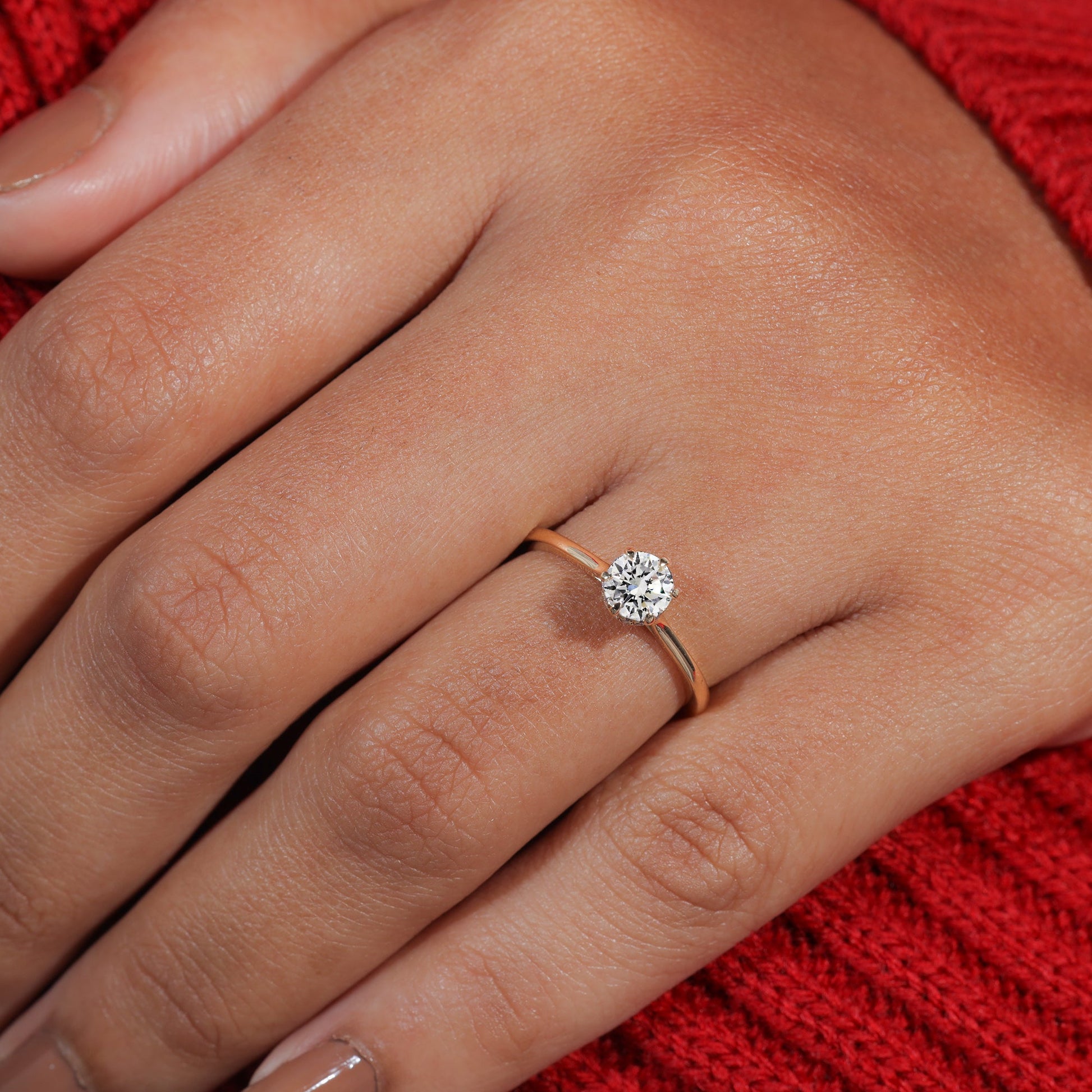 Brilliant Round Cut Moissanite Classic Engagement Ring
